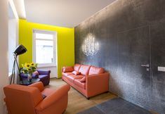 อื่นๆ 4 Holiday IV Gardan