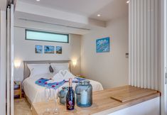 อื่นๆ 5 Angels Suites