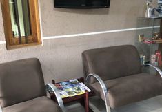 Others 3 La Familia Hotel