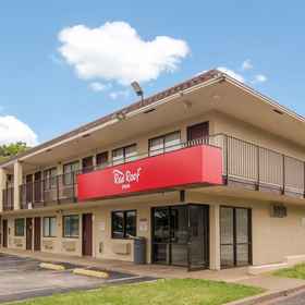 Primary image1沃斯堡南紅屋頂飯店,Texas Wesleyan University baseball field飯店