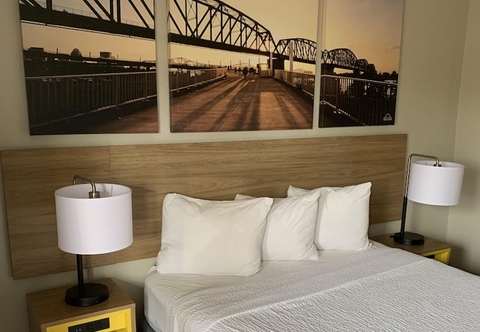 Khác Days Inn by Wyndham Louisville Airport Fair and Expo Center