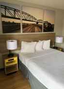 Imej utama Days Inn by Wyndham Louisville Airport Fair and Expo Center