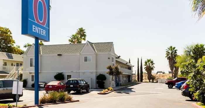 Lain-lain Motel 6 Bakersfield, CA - East