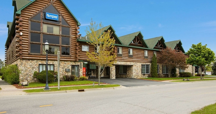 Lain-lain Rodeway Inn & Suites Mackinaw City - Bridgeview