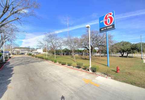 Lain-lain Motel 6 Kerrville, TX