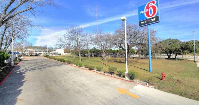 Lainnya Motel 6 Kerrville, TX