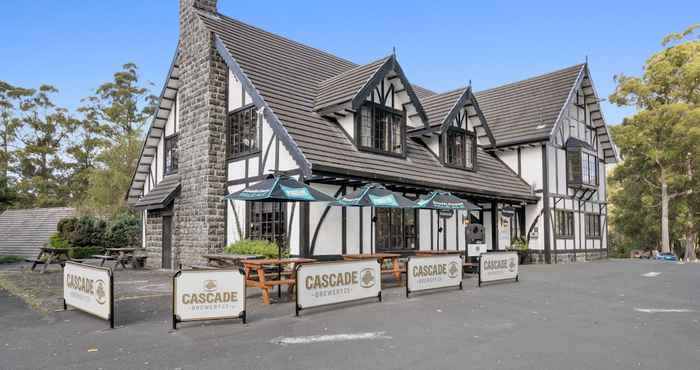 Others The Fox and Hounds Historic Hotel