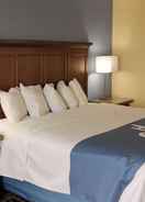 Imej utama Days Inn by Wyndham Batavia Ohio