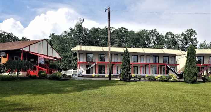 Others Econo Lodge Inn & Suites near Split Rock and Harmony Lake