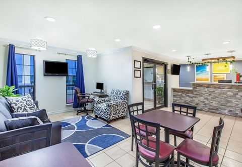 Others Days Inn & Suites by Wyndham Braunig Lake