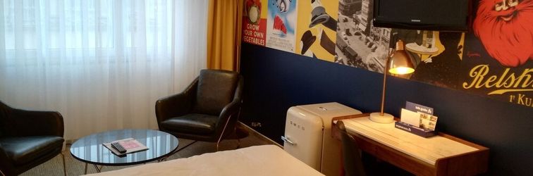 อื่นๆ Hotel Empire