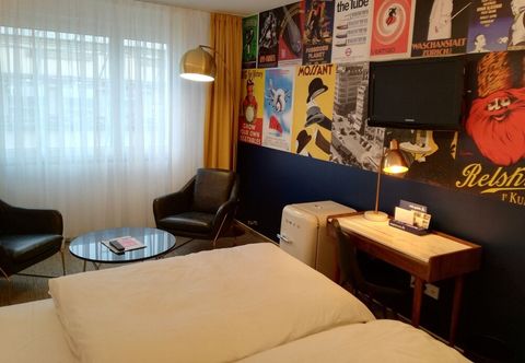 อื่นๆ Hotel Empire