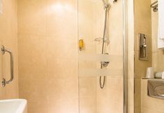 기타 7 Pendulum Hotel