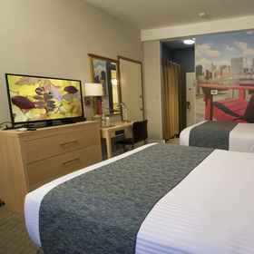 Primary image1Adria Hotel And Conference Center,939 Port Washington Blvd飯店