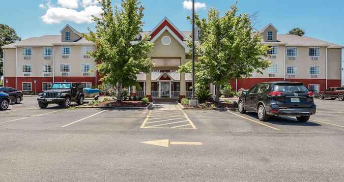 Others Econo Lodge Inn and Suites