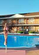 Imej utama Budget Host East End Hotel in Riverhead