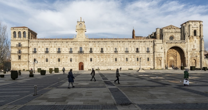 Khác Parador de León