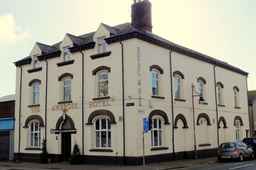 Ambrose Hotel, 3.807.716 VND