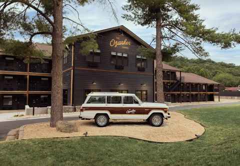Others The Ozarker Lodge