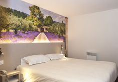 Others 6 Brit Hotel Avignon Sud