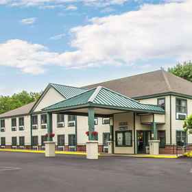 Primary image 1 Econo Lodge Glens Falls / Lake George, New York State Hotels