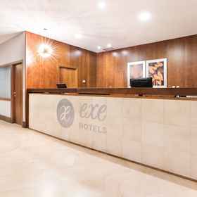 Reception1卡塞雷斯 AH 阿戈拉飯店,卡萨尔德卡塞雷斯飯店