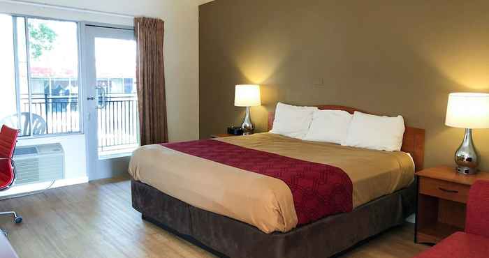 Lain-lain Econo Lodge Inn and Suites Oakland Airport