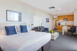 Oaks Melbourne on Market Hotel, 3.536.804 VND