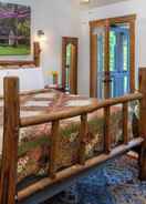 Bilik Bent Creek Lodge Bed & Breakfast