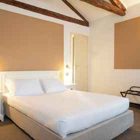 Primary image 1 Alla Corte Rossa, Tronchetto Waterbus Stop Hotels