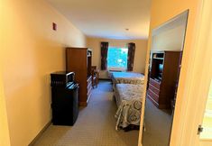 Lain-lain 4 Super 8 by Wyndham Topeka at Forbes Landing