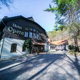 Primary image1Hotel Opera,Sklep Charytatywny LukLuk飯店