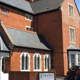 Primary image1湯頓市政廳飯店,萨默塞特飯店