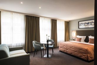 기타 4 Aragon House