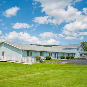 Primary image 1 Econo Lodge Cuba I-86, New York State Hotels