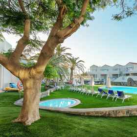 Primary image 1 アパルタメントス リブヴォ コアラ ガーデン, サン・バルトロメ・デ・ティラハナ ホテル