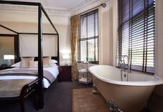 기타 4 Dorian House