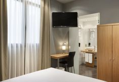 Others 7 Petit Palace Tres Cruces