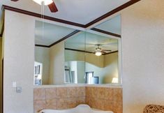 Others 4 Comfort Suites University Drive