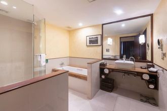 기타 4 Mascot Hotel