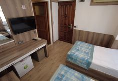 Others 6 Oscar Garden