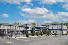 Others Days Inn & Suites by Wyndham Niagara Falls/Buffalo