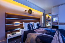 Others Gallery Residence & Hotel