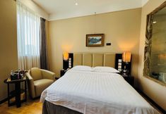 Lainnya 7 AC Embassy Hotel