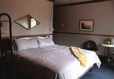 Others 5 Shelburne Hotel