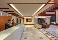 기타 3 Earl's Regency