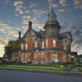 Primary image 1 The Empress of Little Rock, Hotel Robinson Center