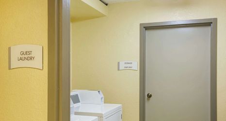 その他 2 Quality Inn & Suites near Six Flags East