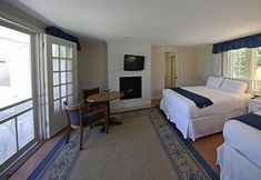 Others 3 Colonial Inn in Harbor Springs