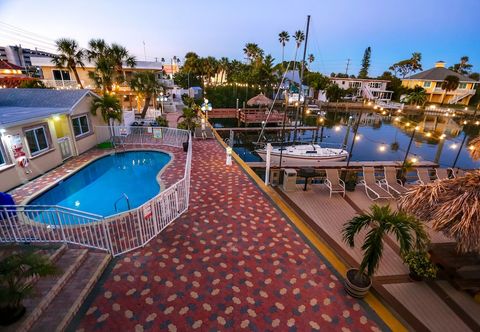 Others Bay Palms Waterfront Resort - Hotel and Marina